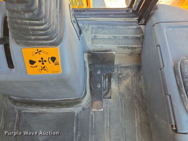 image for item EF1578 2014 JCB 214S Series 3 backhoe