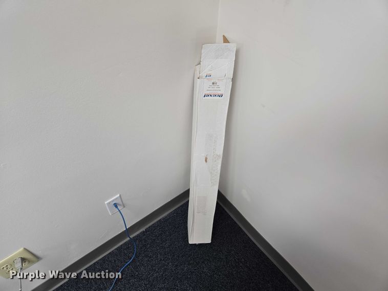 image for item EF1619 HP Designjet T2100 photo printer 