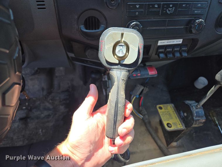 image for item EF1620 2014 Ford F450 Super Duty XL dump truck