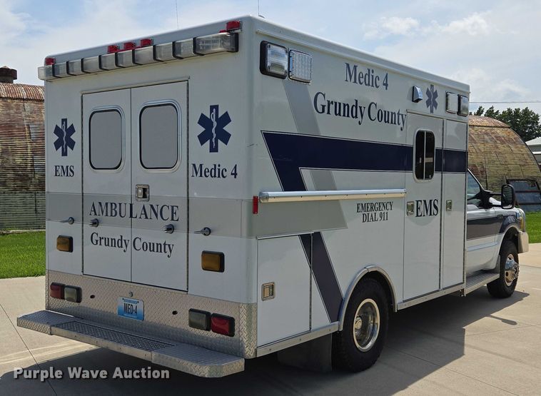 image for item EF1749 2000 Ford F350 Super Duty XLT ambulance