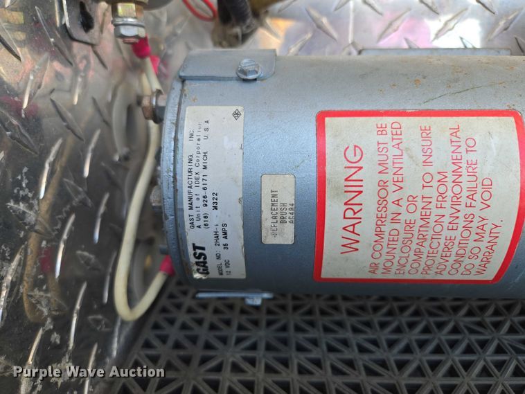 image for item EF1749 2000 Ford F350 Super Duty XLT ambulance