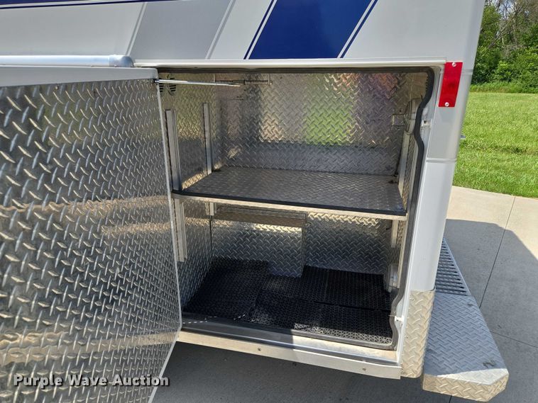 image for item EF1749 2000 Ford F350 Super Duty XLT ambulance