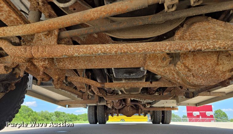 image for item EF1749 2000 Ford F350 Super Duty XLT ambulance