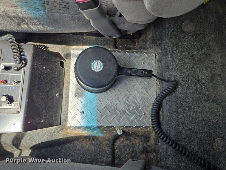 image for item EF1749 2000 Ford F350 Super Duty XLT ambulance