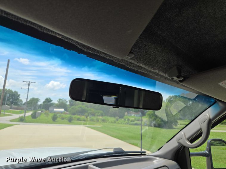 image for item EF1749 2000 Ford F350 Super Duty XLT ambulance