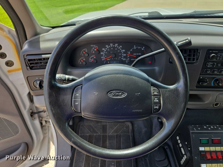 image for item EF1749 2000 Ford F350 Super Duty XLT ambulance