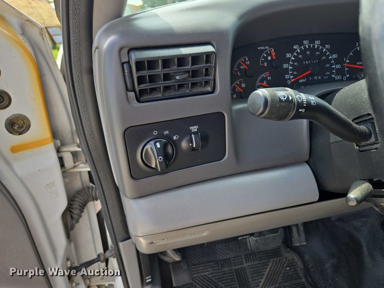 image for item EF1749 2000 Ford F350 Super Duty XLT ambulance