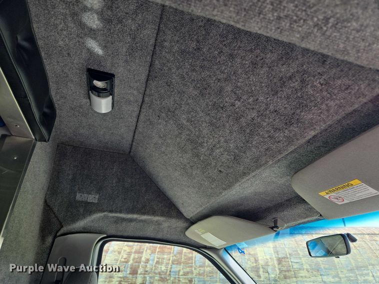 image for item EF1749 2000 Ford F350 Super Duty XLT ambulance