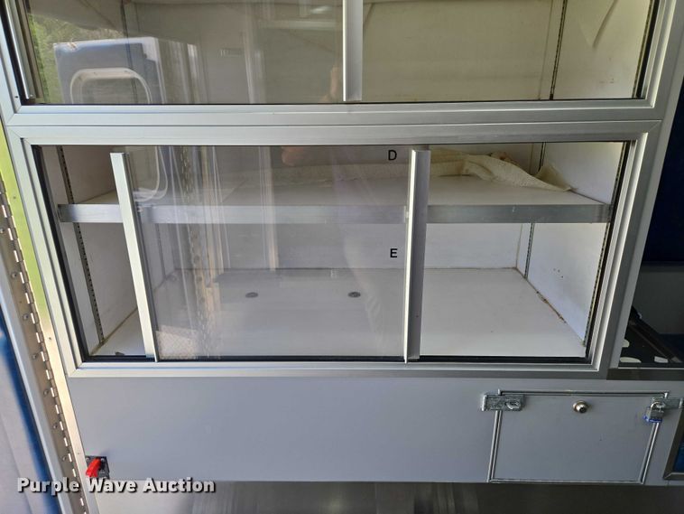 image for item EF1749 2000 Ford F350 Super Duty XLT ambulance