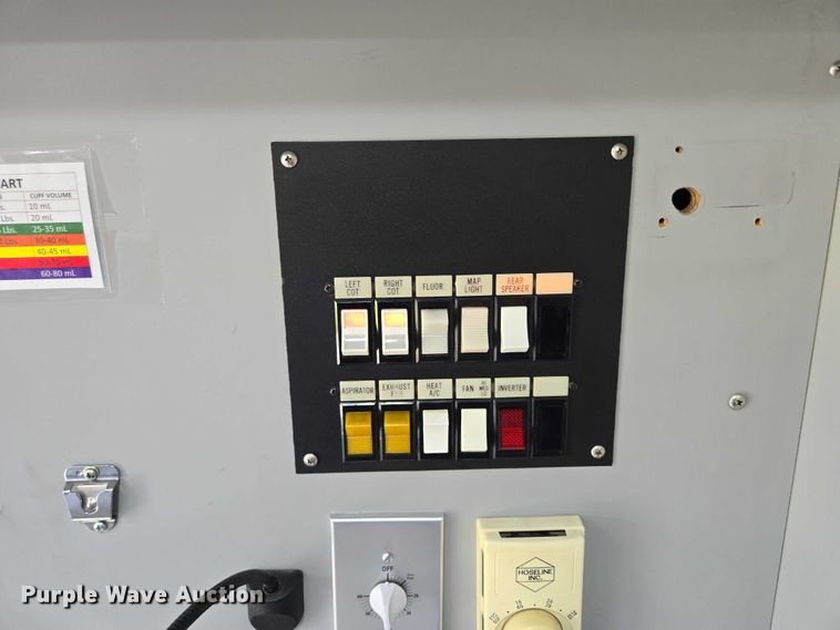 image for item EF1749 2000 Ford F350 Super Duty XLT ambulance