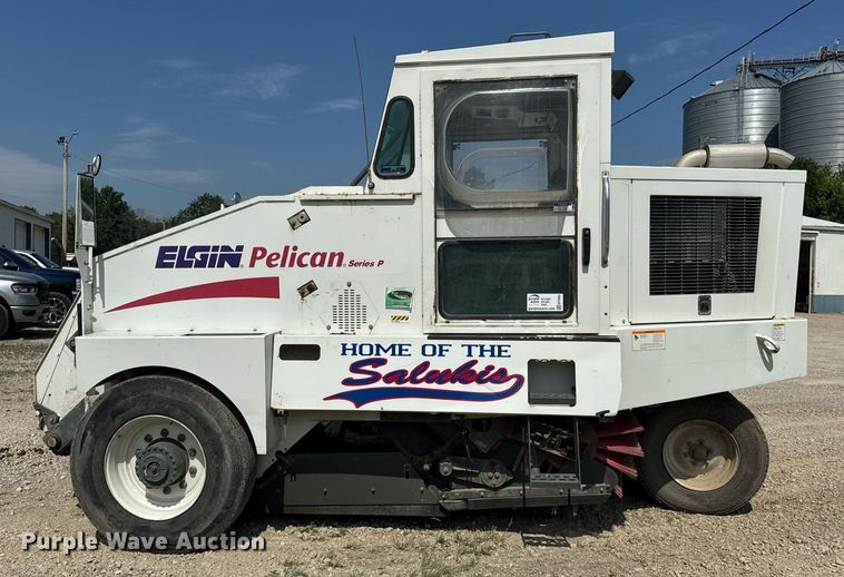 image for item EF2093 2001 Elgin Pelican Series P street sweeper truck