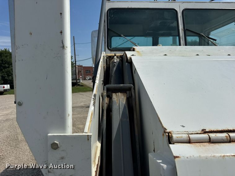 image for item EF2093 2001 Elgin Pelican Series P street sweeper truck