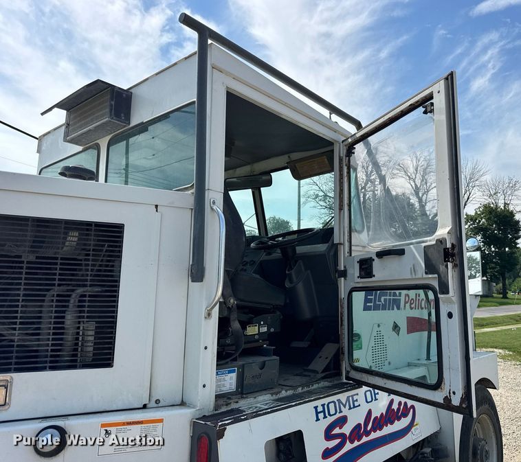 image for item EF2093 2001 Elgin Pelican Series P street sweeper truck