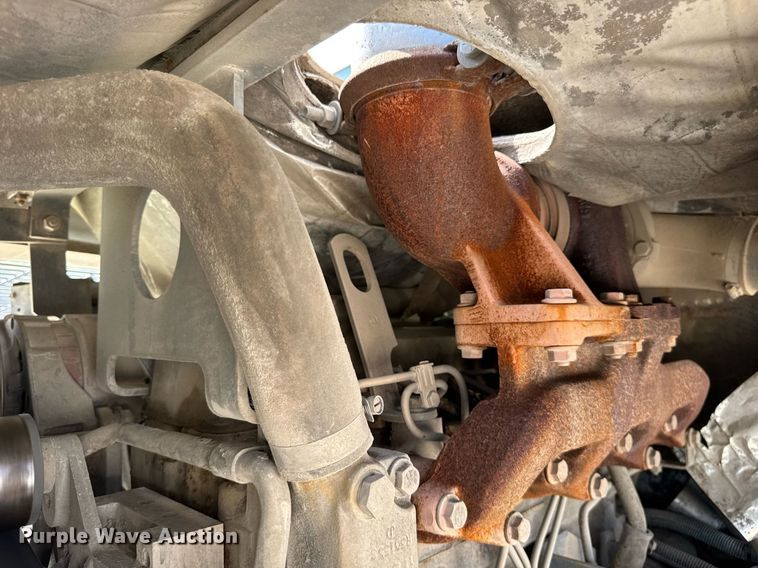 image for item EF2093 2001 Elgin Pelican Series P street sweeper truck