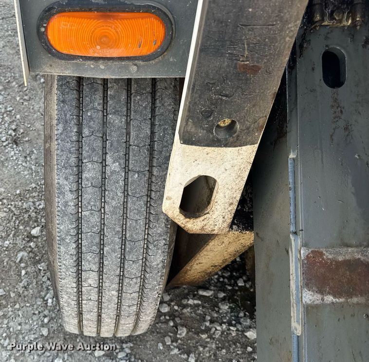 image for item EF2093 2001 Elgin Pelican Series P street sweeper truck