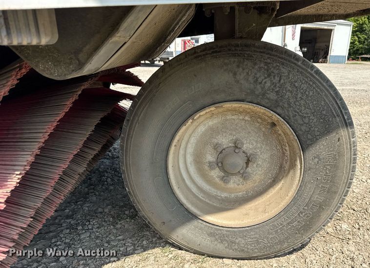 image for item EF2093 2001 Elgin Pelican Series P street sweeper truck