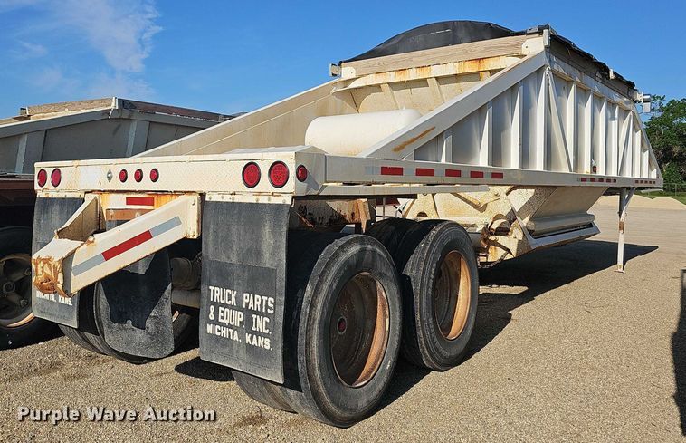 image for item EF3574 1992 Ranco bottom dump trailer