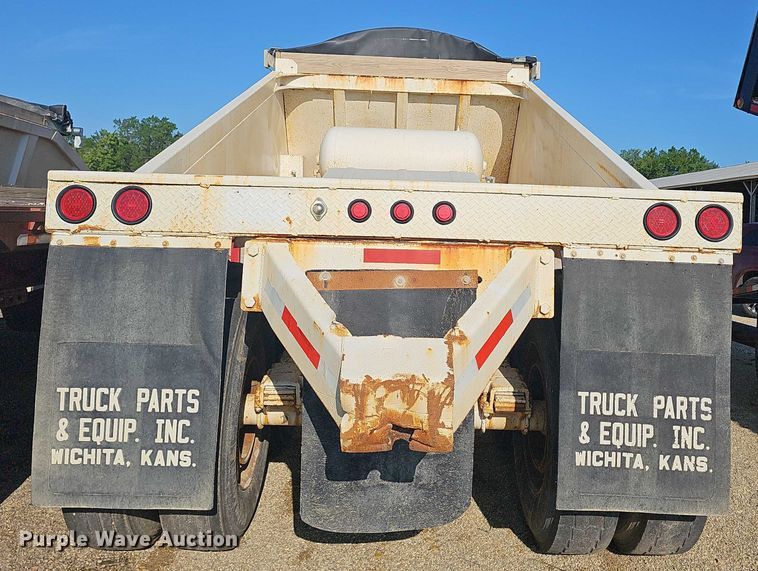image for item EF3574 1992 Ranco bottom dump trailer