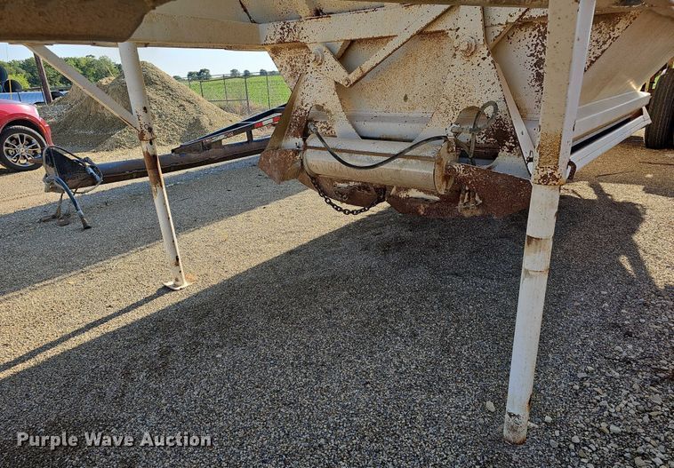 image for item EF3574 1992 Ranco bottom dump trailer