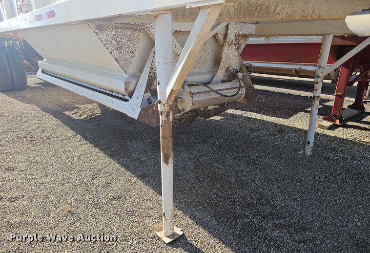 image for item EF3574 1992 Ranco bottom dump trailer
