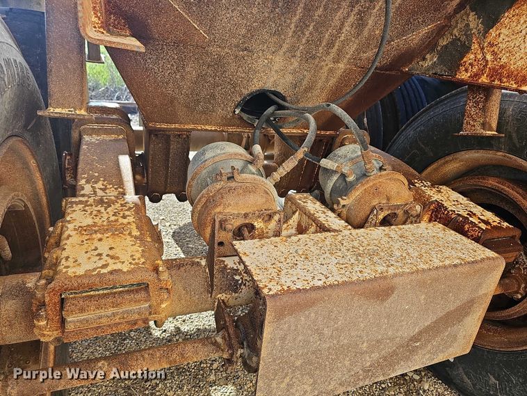 image for item EF3574 1992 Ranco bottom dump trailer