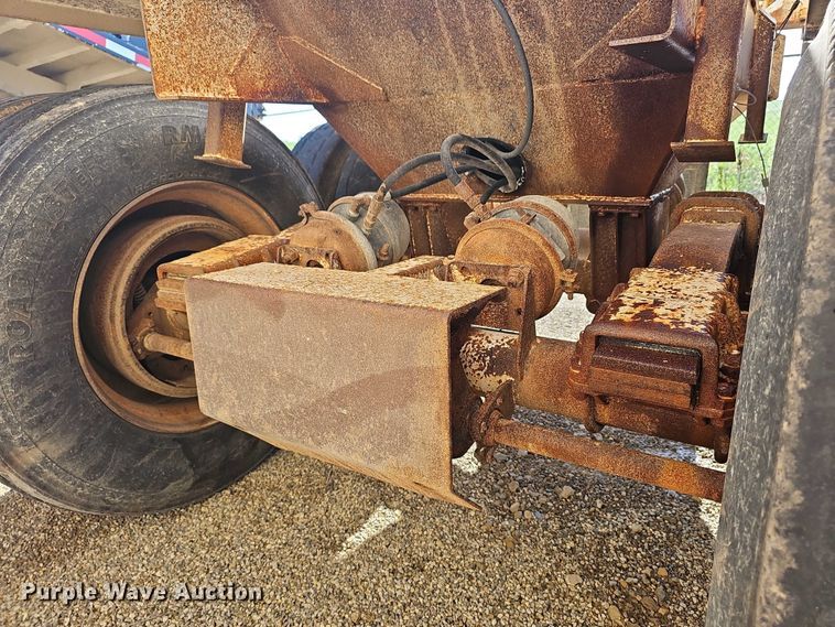 image for item EF3574 1992 Ranco bottom dump trailer