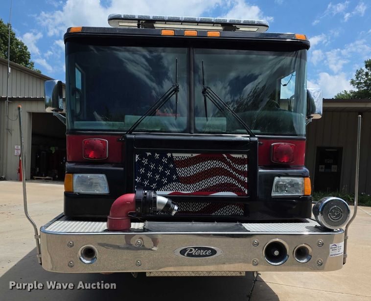image for item EF3581 1995 Pierce Quantum pumper fire truck