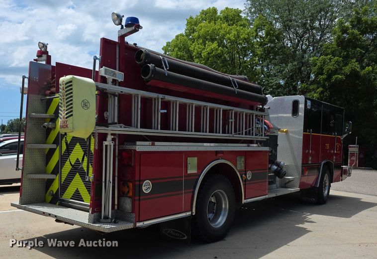 image for item EF3581 1995 Pierce Quantum pumper fire truck