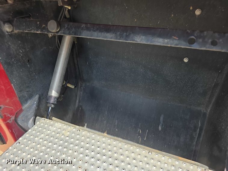 image for item EF3581 1995 Pierce Quantum pumper fire truck