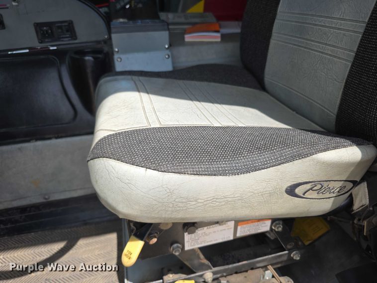 image for item EF3581 1995 Pierce Quantum pumper fire truck