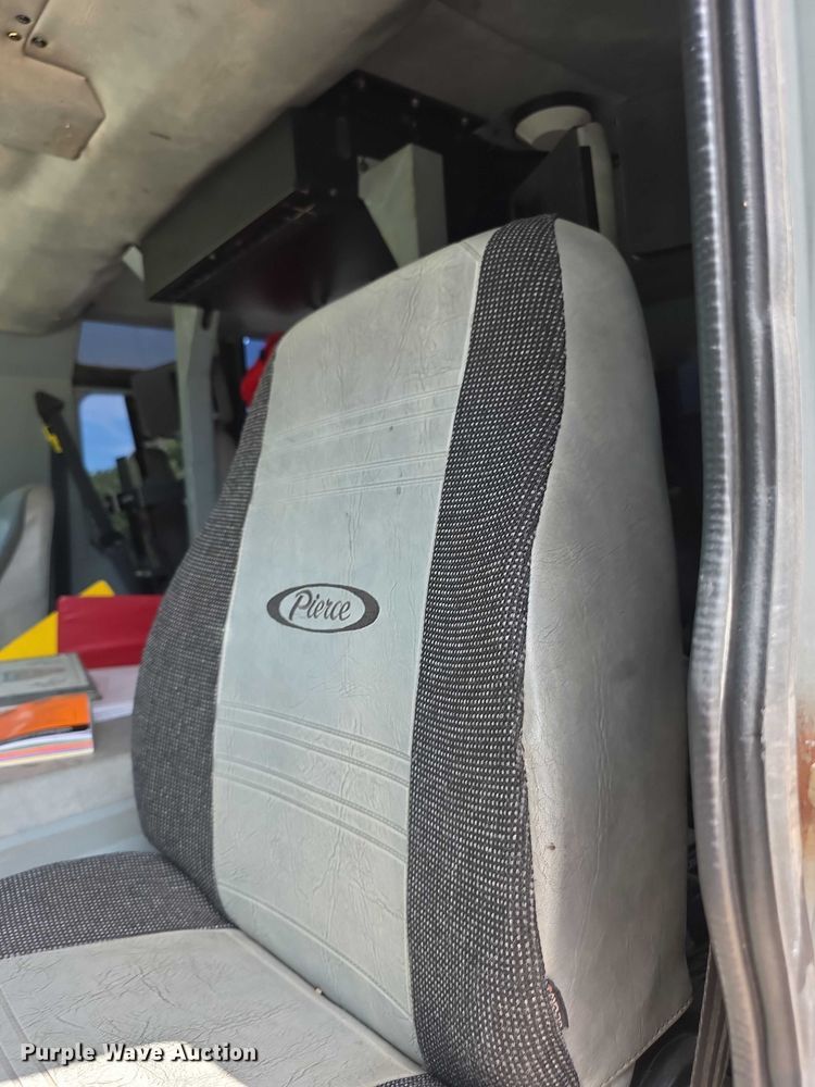 image for item EF3581 1995 Pierce Quantum pumper fire truck