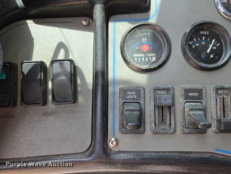 image for item EF3581 1995 Pierce Quantum pumper fire truck