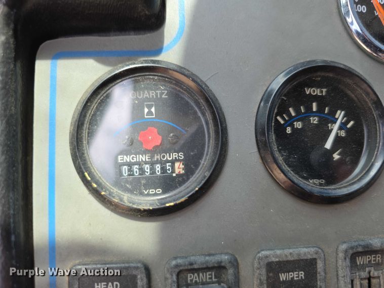 image for item EF3581 1995 Pierce Quantum pumper fire truck