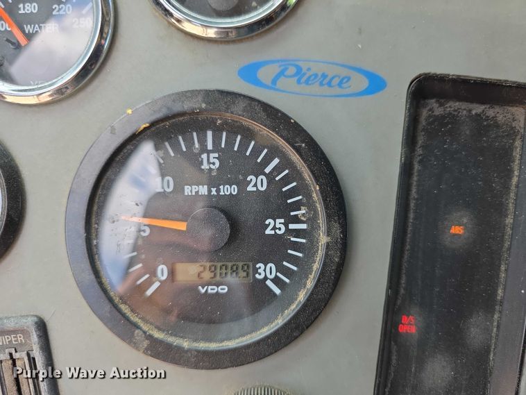 image for item EF3581 1995 Pierce Quantum pumper fire truck