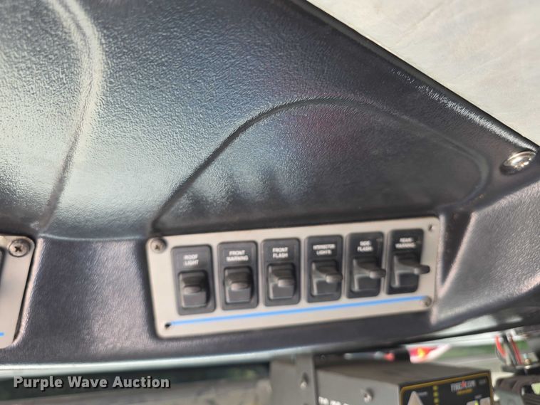 image for item EF3581 1995 Pierce Quantum pumper fire truck