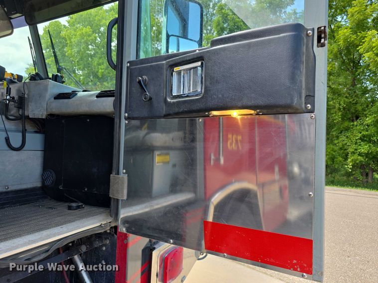 image for item EF3581 1995 Pierce Quantum pumper fire truck