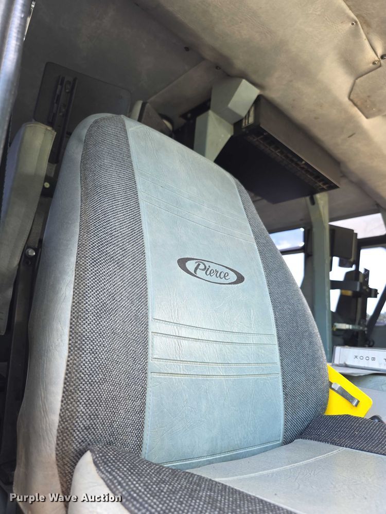 image for item EF3581 1995 Pierce Quantum pumper fire truck