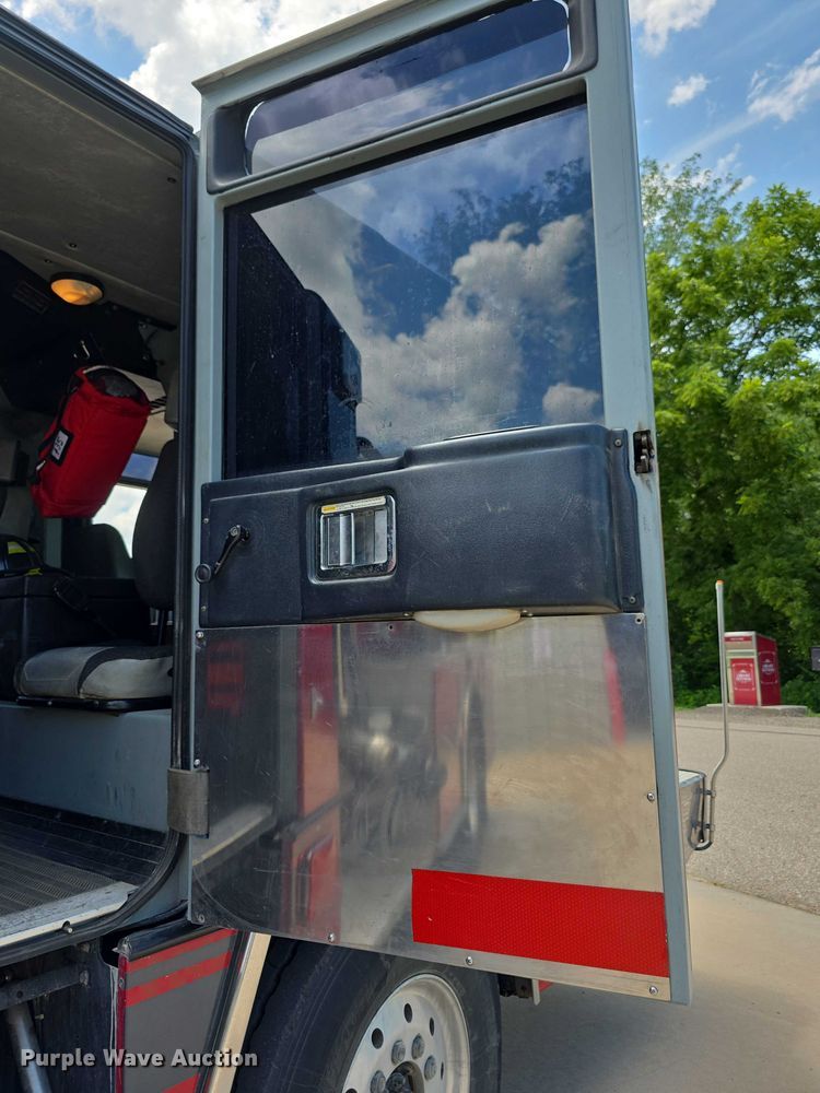 image for item EF3581 1995 Pierce Quantum pumper fire truck