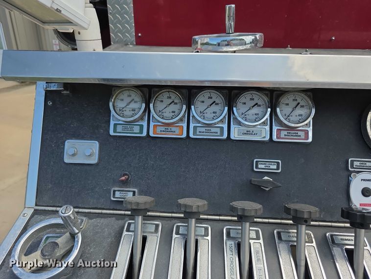 image for item EF3581 1995 Pierce Quantum pumper fire truck