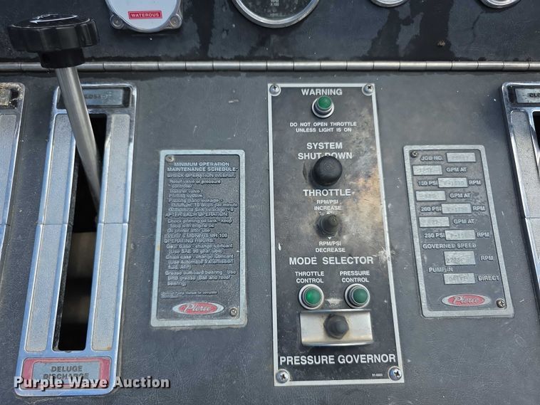 image for item EF3581 1995 Pierce Quantum pumper fire truck