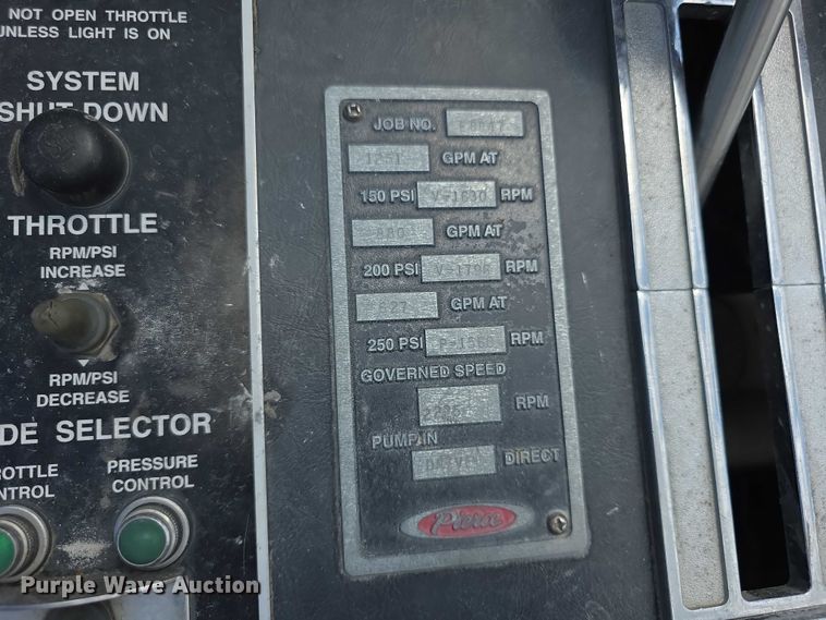 image for item EF3581 1995 Pierce Quantum pumper fire truck