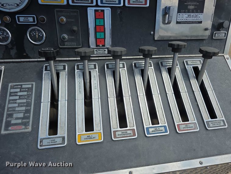 image for item EF3581 1995 Pierce Quantum pumper fire truck