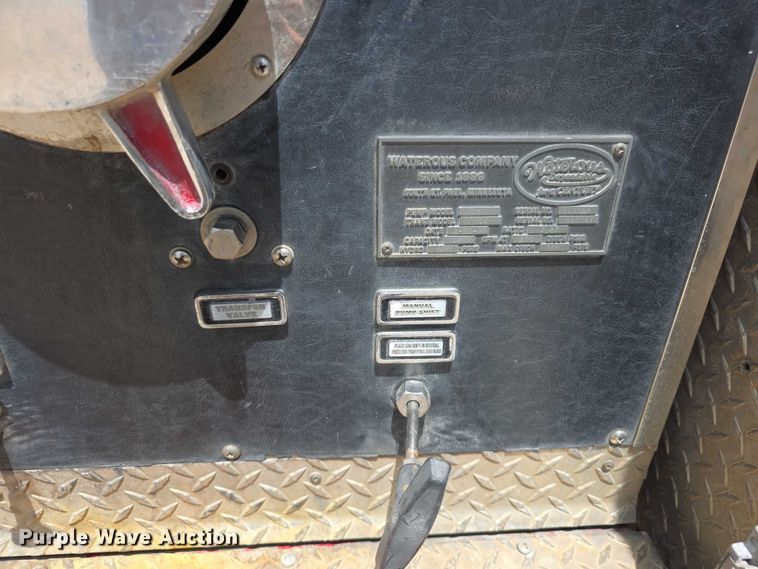 image for item EF3581 1995 Pierce Quantum pumper fire truck