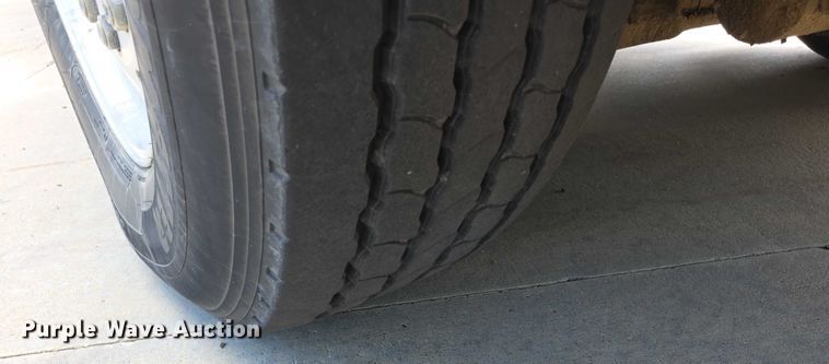 image for item EF3581 1995 Pierce Quantum pumper fire truck