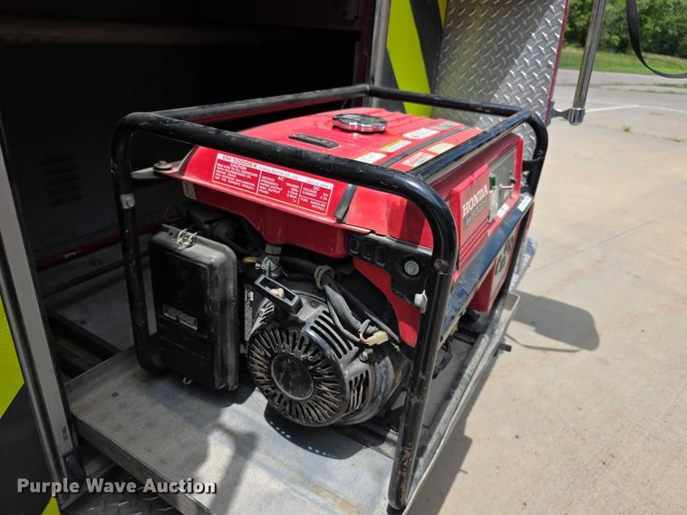 image for item EF3581 1995 Pierce Quantum pumper fire truck