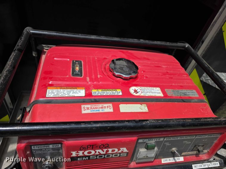 image for item EF3581 1995 Pierce Quantum pumper fire truck