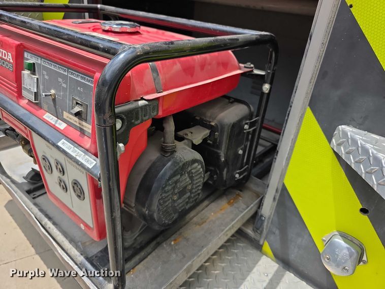 image for item EF3581 1995 Pierce Quantum pumper fire truck