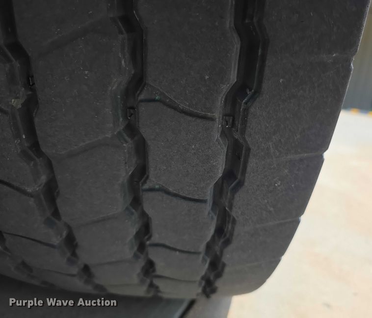 image for item EF3581 1995 Pierce Quantum pumper fire truck