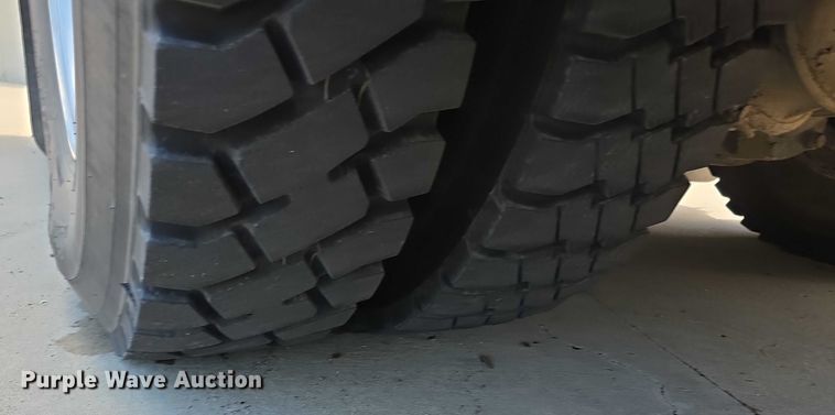 image for item EF3581 1995 Pierce Quantum pumper fire truck