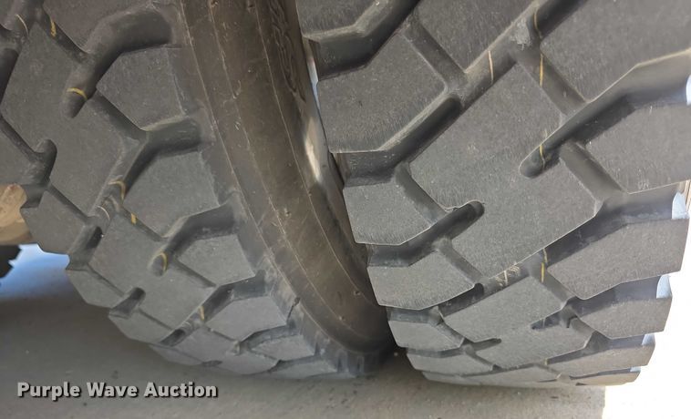 image for item EF3581 1995 Pierce Quantum pumper fire truck